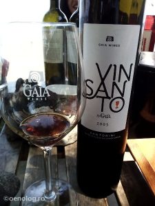 oenolog.ro Vinsanto by Gaia 2005 Santorini Holiday Sweet wine on the beach in Kamari